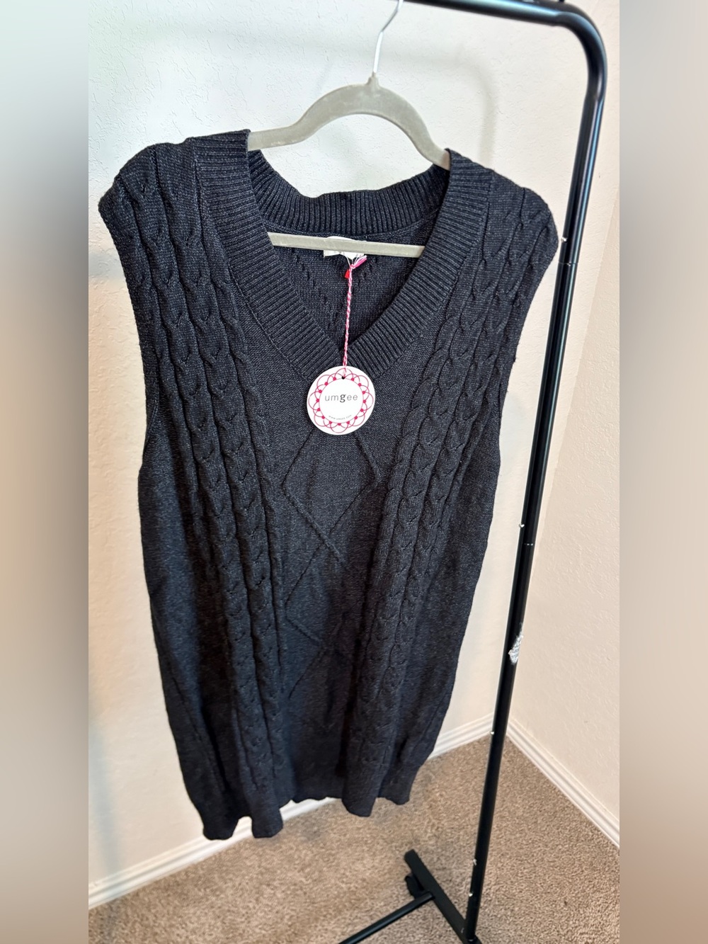 Umgee Black Cable Knit V-Neck Sleeveless Sweater Vest